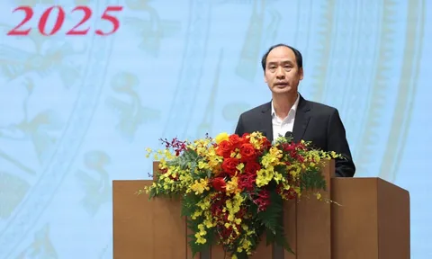 Bộ Nội vụ: Đẩy mạnh cải cách công vụ, đề xuất điều chỉnh tiền lương cán bộ