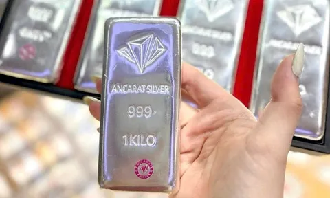 Ngày 18/11: Giá bạc đồng loạt giảm