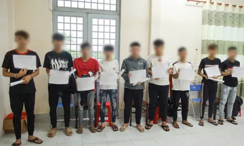 Dàn cảnh cướp điện thoại để xoá dữ liệu riêng tư, nhóm "trẻ trâu" bị khởi tố