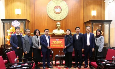 Trên 1.387 tỷ đồng đăng ký ủng hộ đồng bào vùng lũ qua Ban Vận động cứu trợ Trung ương