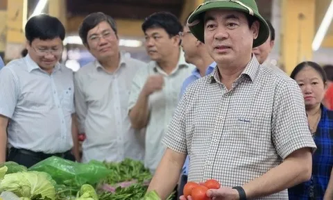 Ra chợ thấy giá rau tăng chóng mặt, Bí thư Tỉnh uỷ Khánh Hoà chỉ đạo nóng