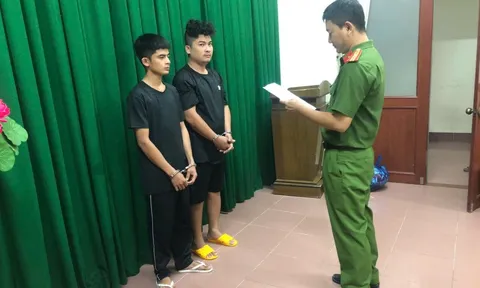 Khởi tố 2 đối tượng đâm người khác tử vong tại quán karaoke