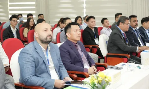 Chuyên gia gợi mở "tài chính xanh" và biến động thị trường lao động toàn cầu