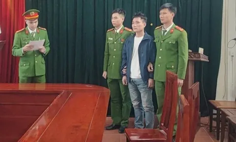 Bắt đối tượng đánh vỡ đầu Tổ trưởng an ninh vì bị nhắc đội mũ bảo hiểm