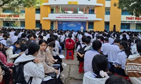 Gần 2.000 học sinh dự Kỳ thi giải toán trên máy tính cầm tay tại Cần Thơ