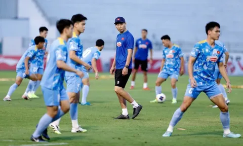 HLV Kim Sang-sik tiếp tục loại cầu thủ Việt kiều trước thềm SEA Games 33