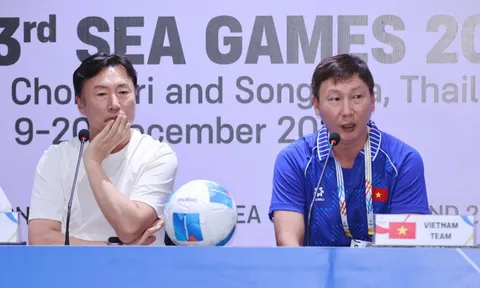 HLV tuyển U22 Lào đánh giá cao năng lực ông Kim Sang-sik