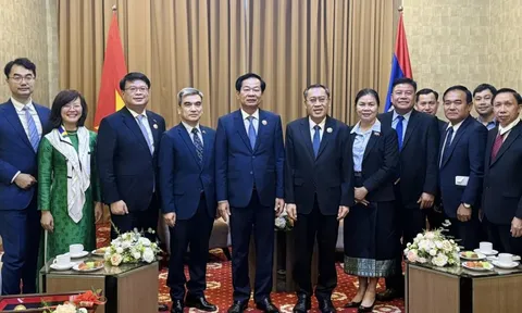 Việt Nam - Lào tăng cường hợp tác trong lĩnh vực lao động và người có công