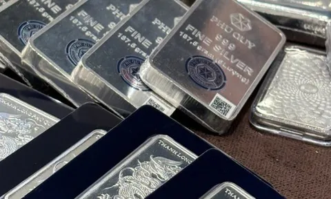 Giá bạc vượt mốc 68 triệu đồng/kg