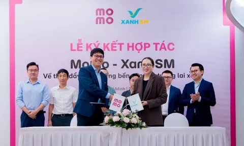 Xanh SM bắt tay Momo