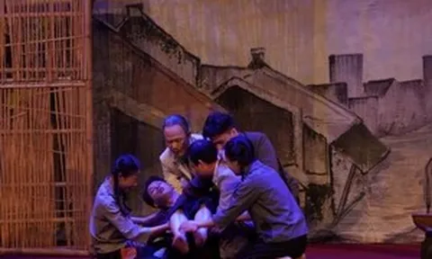 Tái hiện hình ảnh Bác Hồ trên sân khấu Bảo tàng Hồ Chí Minh