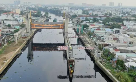 TPHCM ủy quyền quyết định đầu tư nhiều dự án công