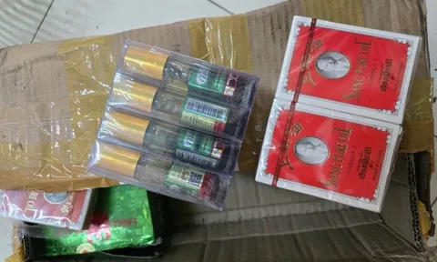 Kiểm tra một căn nhà không số, công an triệt phá đường dây sản xuất dầu gió 'quốc dân' từ hóa chất công nghiệp, tịch thu hơn 4.300 sản phẩm giả