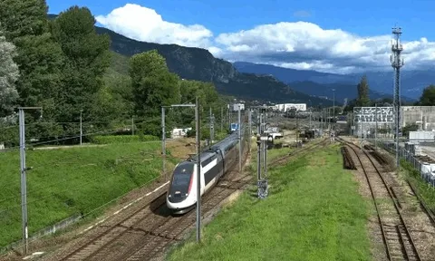 Thông tin mới nhất về dự án đường sắt tốc độ cao 350km/h, chạy qua 15 tỉnh thành