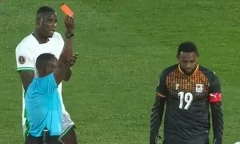 Khó tin: Một đội phải dùng 3 thủ môn trong cùng trận tại AFCON