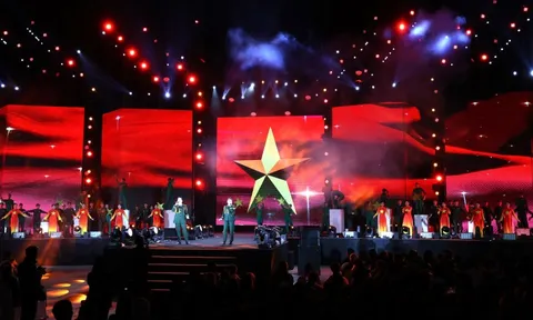 Chương trình nghệ thuật ‘Ánh Dương’: Sợi chỉ đỏ kết nối quá khứ, hiện tại và tương lai