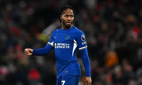 Sterling quyết rời Chelsea, sang đối thủ cũng ở London