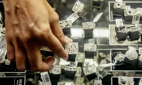 Ngày 3/1, giá bạc trong nước và thế giới hồi phục sau các phiên giảm mạnh cuối năm ngoái