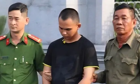 Khống chế tài xế taxi giữa đêm khuya cướp tài sản, nam thanh niên bị bắt tạm giam