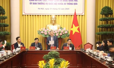 Công bố Lệnh của Chủ tịch nước về 14 luật và 1 pháp lệnh