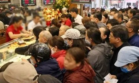 Tiện lợi và cạm bẫy từ giao dịch vàng online