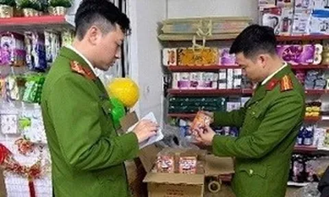 Công an Hà Nội xử lý cơ sở kinh doanh pháo hoa trái phép