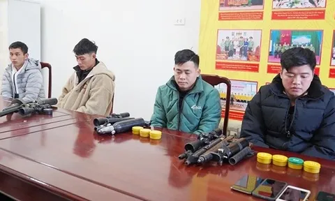 Triệt phá ổ nhóm “đại lý” mua bán súng đạn "chui", bắt giữ 4 đối tượng