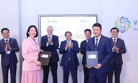 Standard Chartered Việt Nam ký kết thỏa thuận khung tài trợ thương mại phát triển bền vững trị giá 100 triệu đô la Mỹ với ngân hàng BIDV