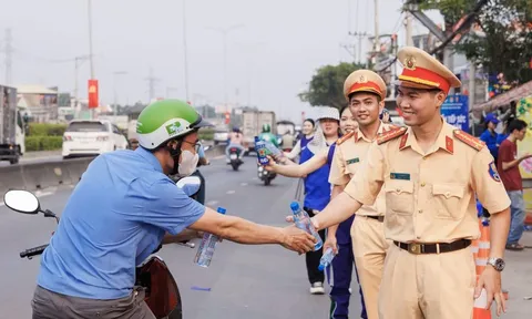 Đường về nhà đón tết thêm an vui với các “Điểm tiếp sức nhân dân” tại TP. HCM