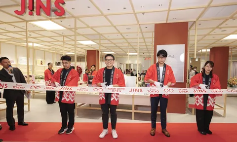 JINS khai trương cửa hàng đầu tiên tại Việt Nam, đánh dấu bước tiến mới tại Saigon Centre