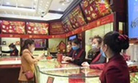 Vàng còn “dậy sóng”