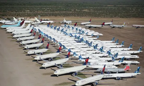 Những phi công chật vật mưu sinh vì một nửa máy bay trên thế giới phải xếp xó