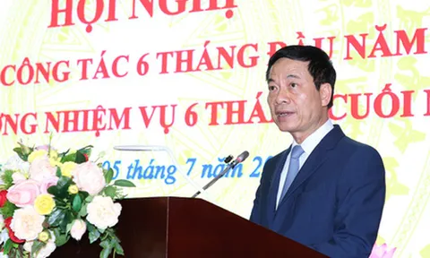 Bộ trưởng Nguyễn Mạnh Hùng yêu cầu Viettel, Vingroup và FPT nghiên cứu làm thiết bị 5G