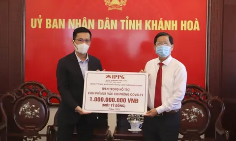 Quỹ Vì cộng đồng IPP của Tiên Nguyễn đã trao tặng 1 tỷ đồng mua vắc xin phòng, chống Covid-19 tại Khánh Hoà.