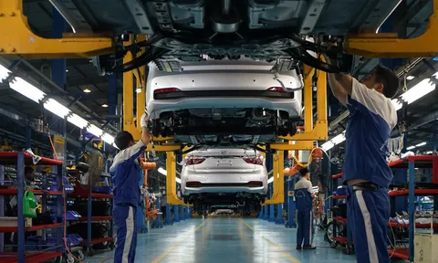 Ô tô nhập khẩu: Giá vẫn cao vì "cõng" nhiều thuế, phí