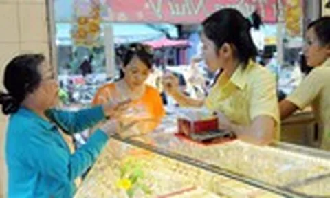 Thả nổi giá vàng - nguy cơ buôn lậu