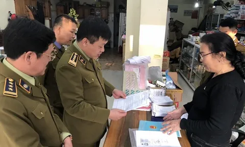 Đề xuất rút giấy phép kinh doanh cơ sở “đội giá” bán khẩu trang