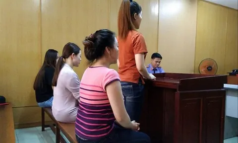 Chuyện sa ngã của hot girl: Vết trượt dài