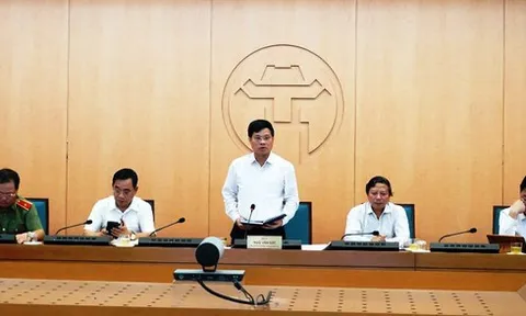 Yêu cầu người dân tới phố đi bộ Hồ Gươm phải đeo khẩu trang