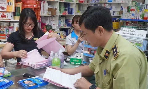 Tiếp tục xử phạt 62 nhà thuốc nâng giá khẩu trang