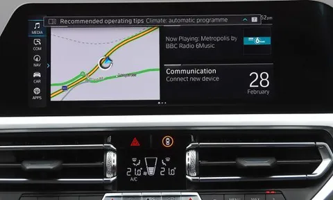 Hệ thống thông tin giải trí nào gây mất tập trung nhất trên xe hơi?