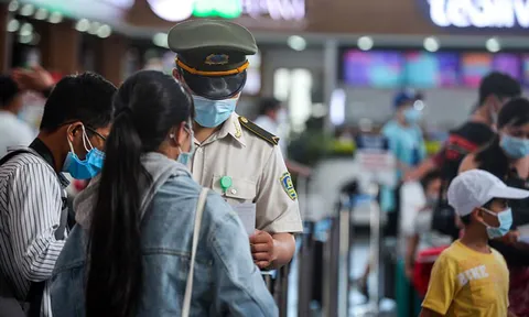 Việt Nam cần 30 triệu người sử dụng ''khẩu trang điện tử'' Bluezone