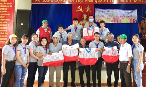 MM Mega Market cứu trợ bà con vùng lũ miền Trung tại 2 tỉnh Quảng Nam và Thừa Thiên Huế