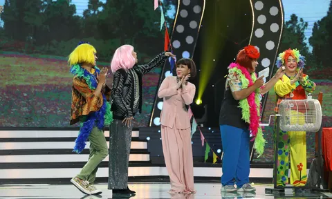 Việt Hương “nhảy" lên sân khấu, đòi lấy thí sinh Cặp đôi hài hước