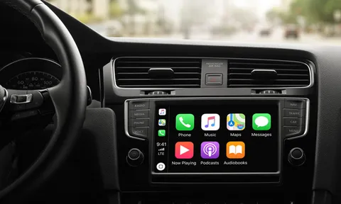Apple CarPlay đã có thể báo đèn giao thông, biển báo nhờ Maps mới