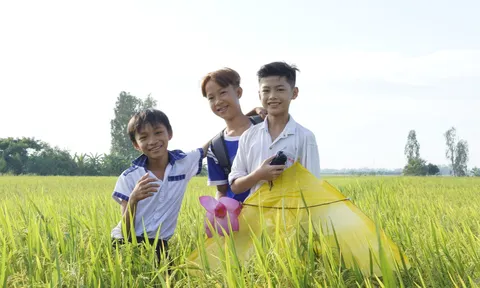 “Thần đồng rap Việt nhí” Tiến Nhỏ tung MV cover bản hit Tuổi thơ tôi của Jack