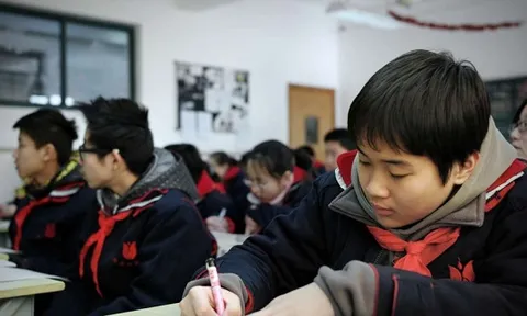 Trường học TQ bắt học sinh xin 'giấy phép' đi vệ sinh