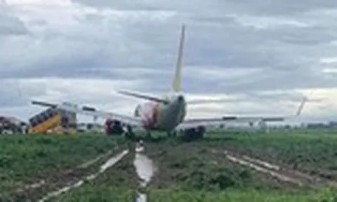 Máy bay Vietjet hạ cánh lệch đường băng ở sân bay Tân Sơn Nhất