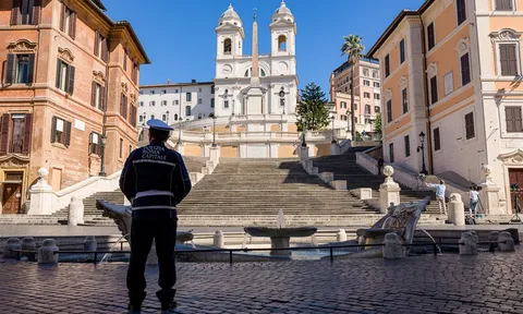 Khung cảnh hoang vắng, ảm đạm tại các thành phố nổi tiếng thế giới 