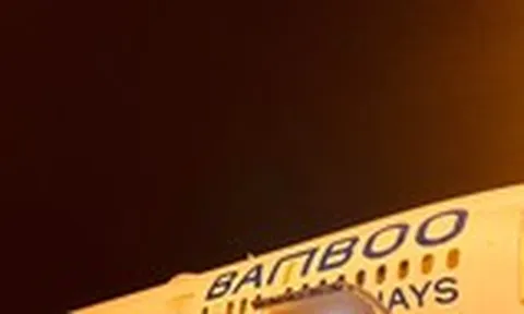 Hàng không vận chuyển miễn phí hàng cứu trợ đồng bào miền Trung